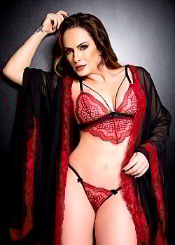 Nubia Oliver